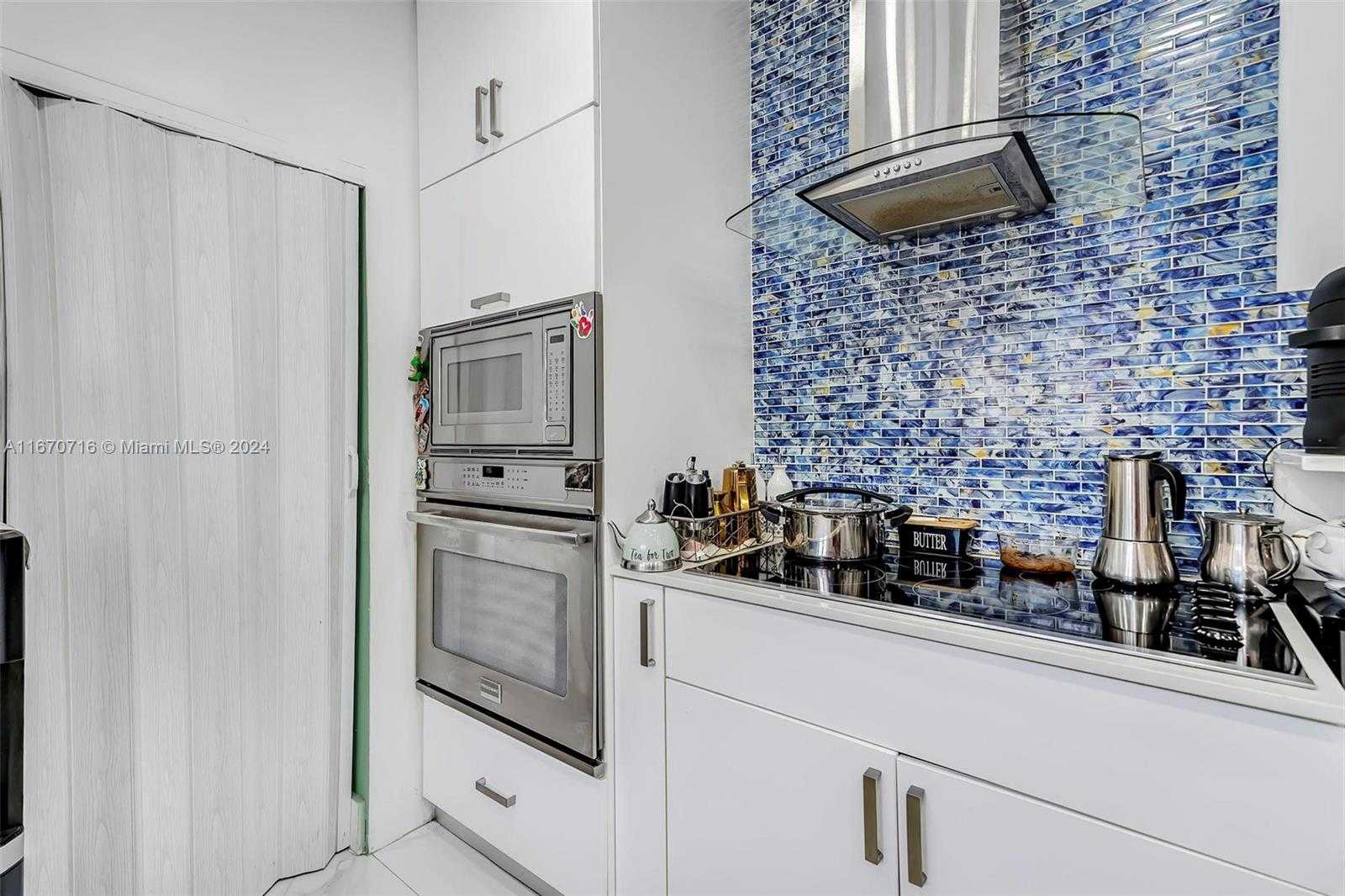 Small Image of 1369 BIARRITZ DR, Miami Beach Number 19
