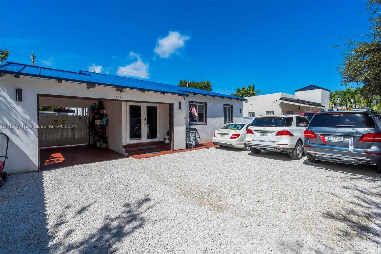 Small Image of 1369 BIARRITZ DR, Miami Beach Number 2