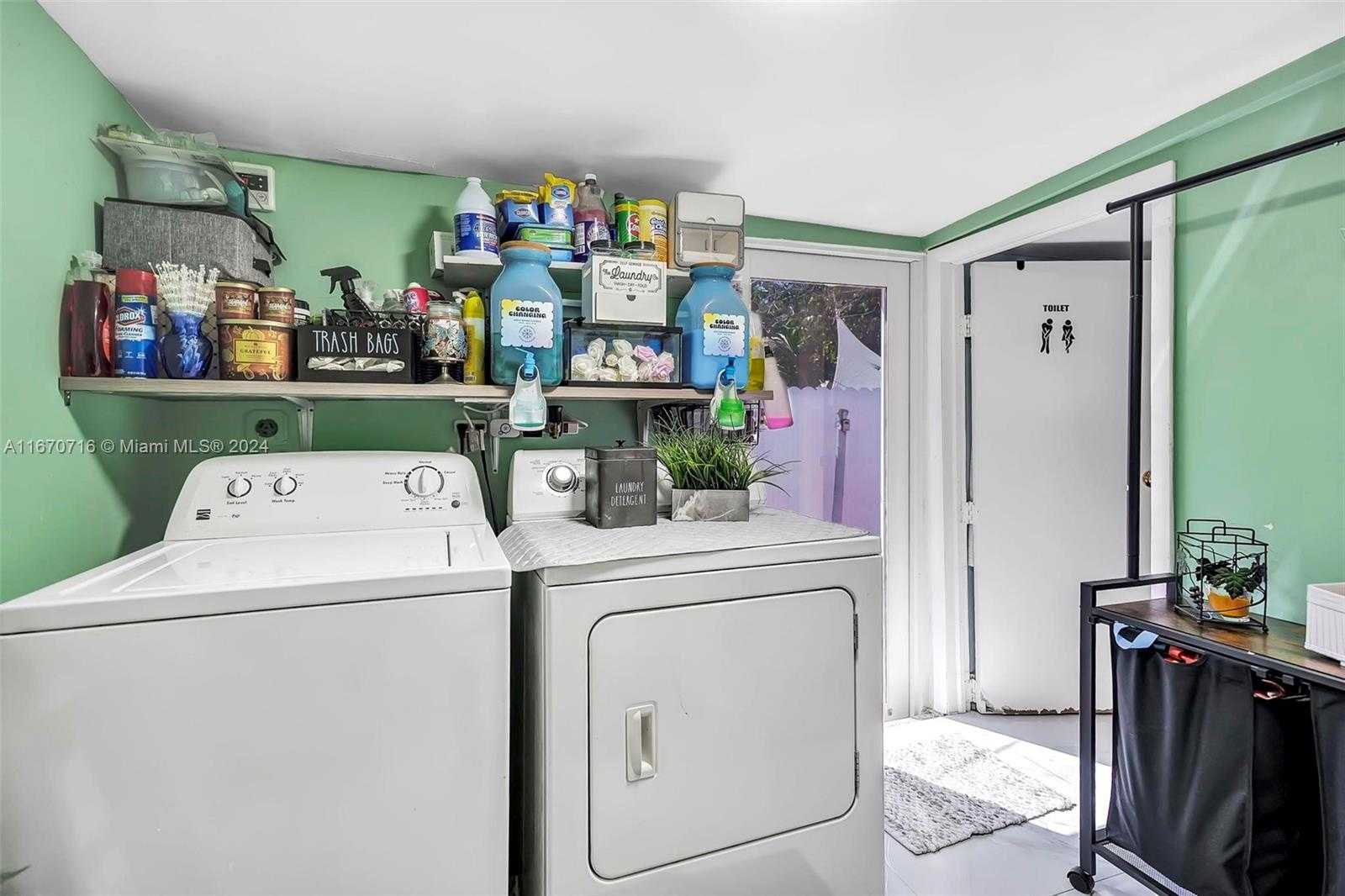Small Image of 1369 BIARRITZ DR, Miami Beach Number 21