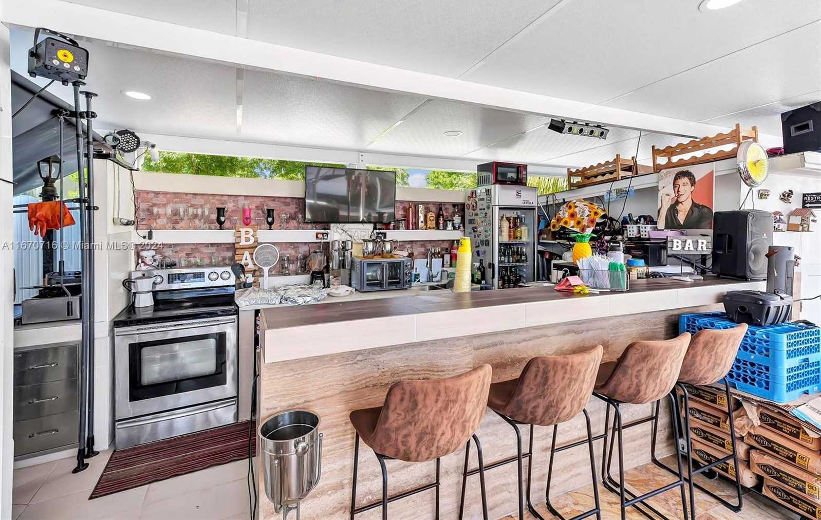Small Image of 1369 BIARRITZ DR, Miami Beach Number 26