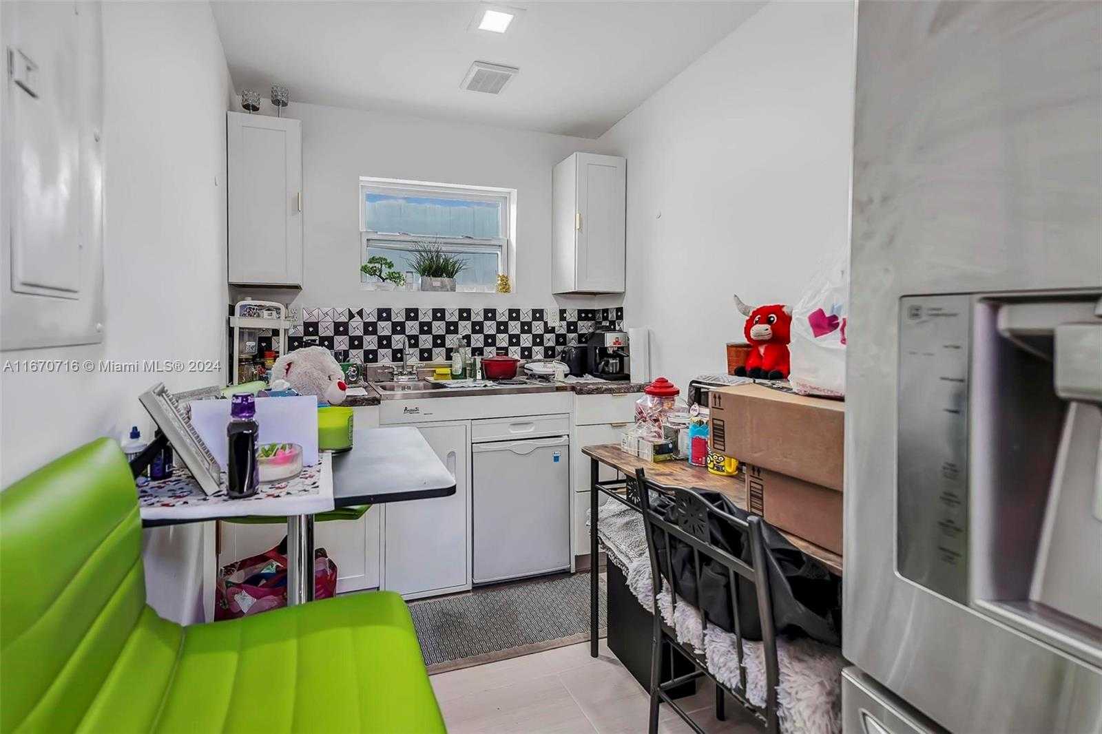 Small Image of 1369 BIARRITZ DR, Miami Beach Number 29
