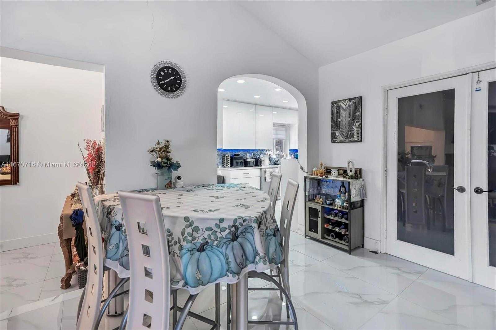 Small Image of 1369 BIARRITZ DR, Miami Beach Number 7