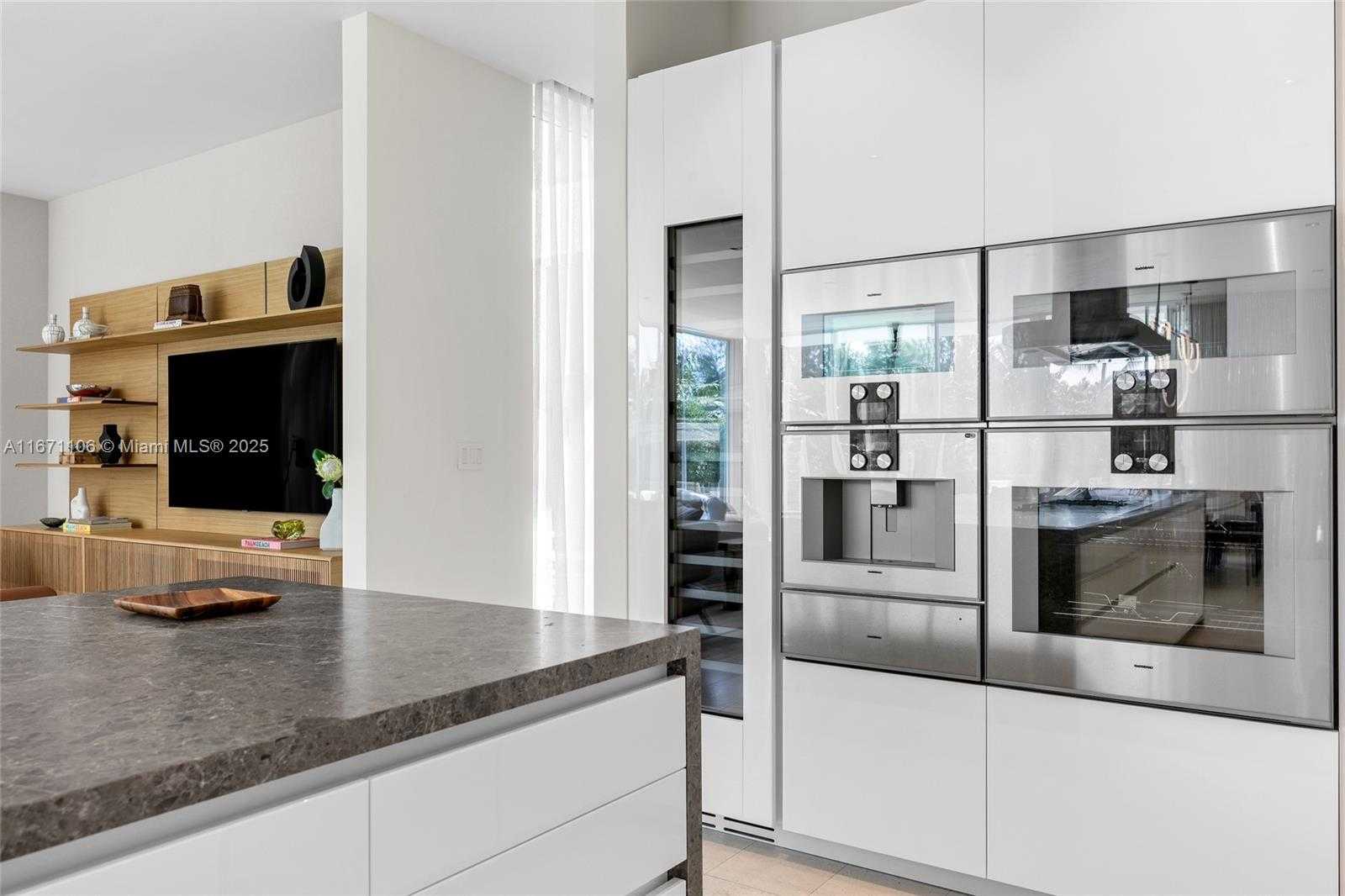 Small Image of 1081 WEST 48TH ST, Miami Beach Number 24