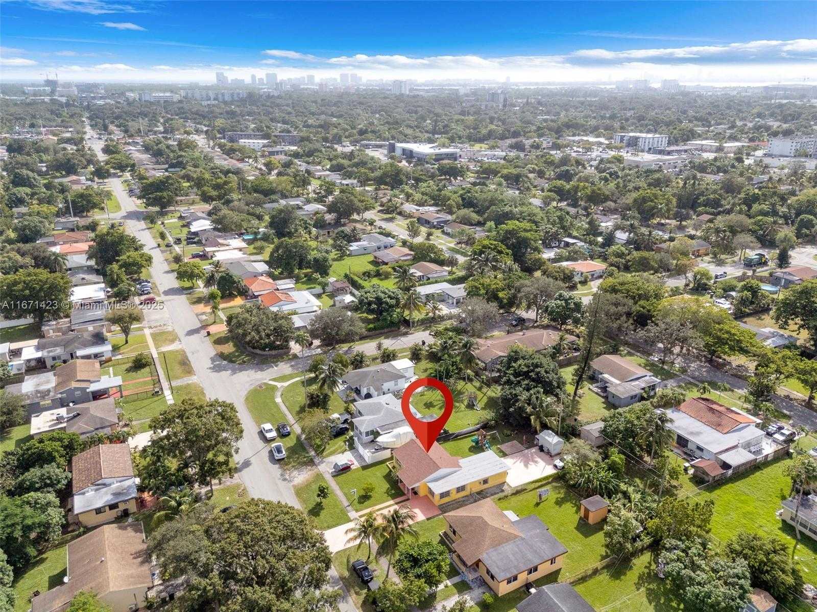 Small Image of 1070 NE 143rd St, North Miami, FL 33161, USA Number 30
