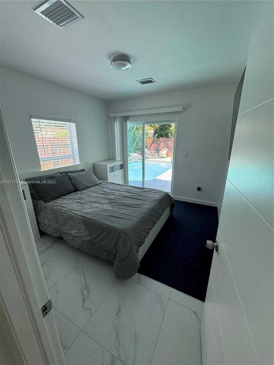 Small Image of 1829 NORTH EAST 176TH ST, North Miami Beach Number 15