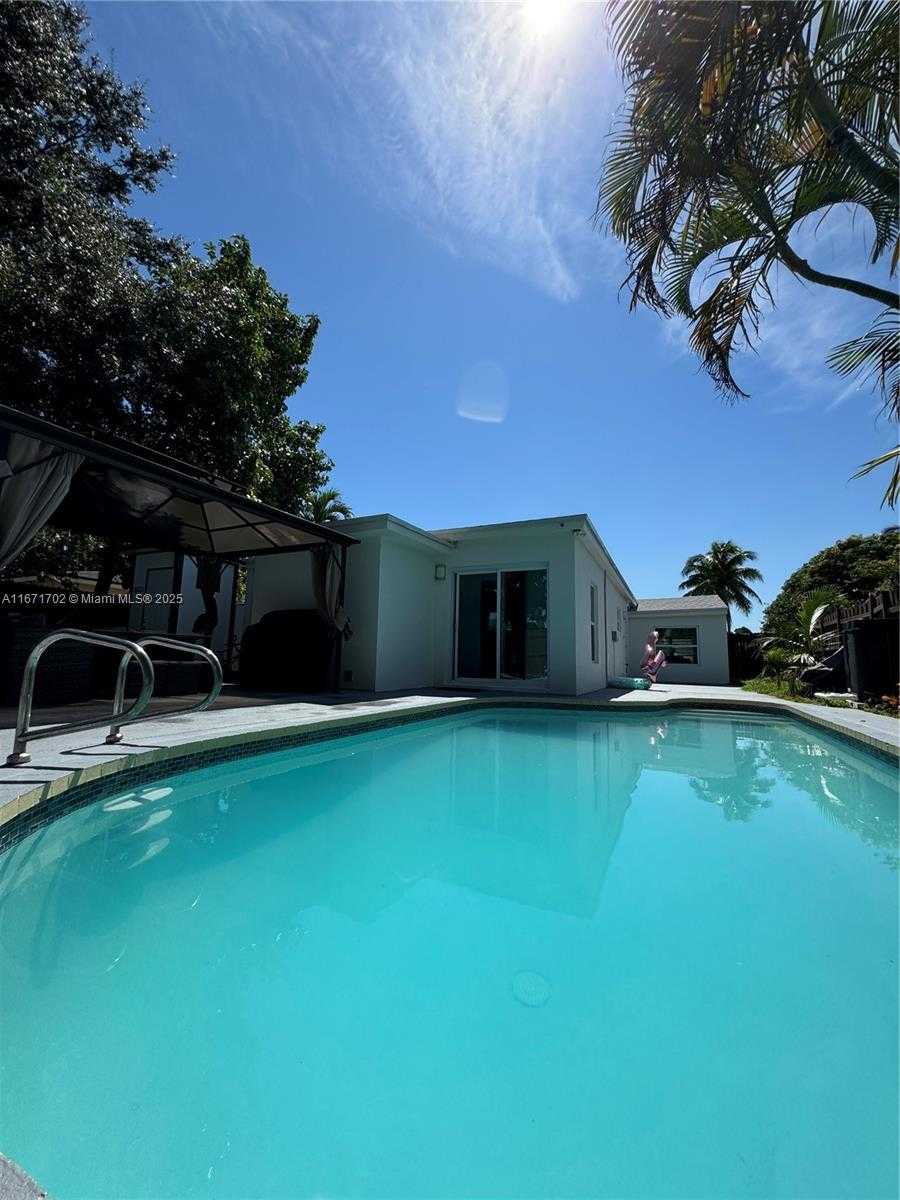 Small Image of 1829 NORTH EAST 176TH ST, North Miami Beach Number 18