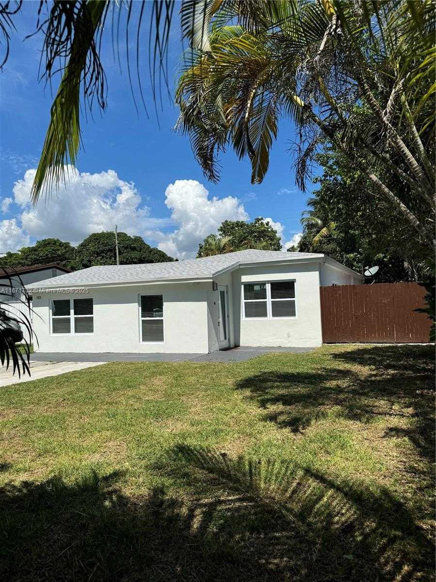 Small Image of 1829 NORTH EAST 176TH ST, North Miami Beach Number 2
