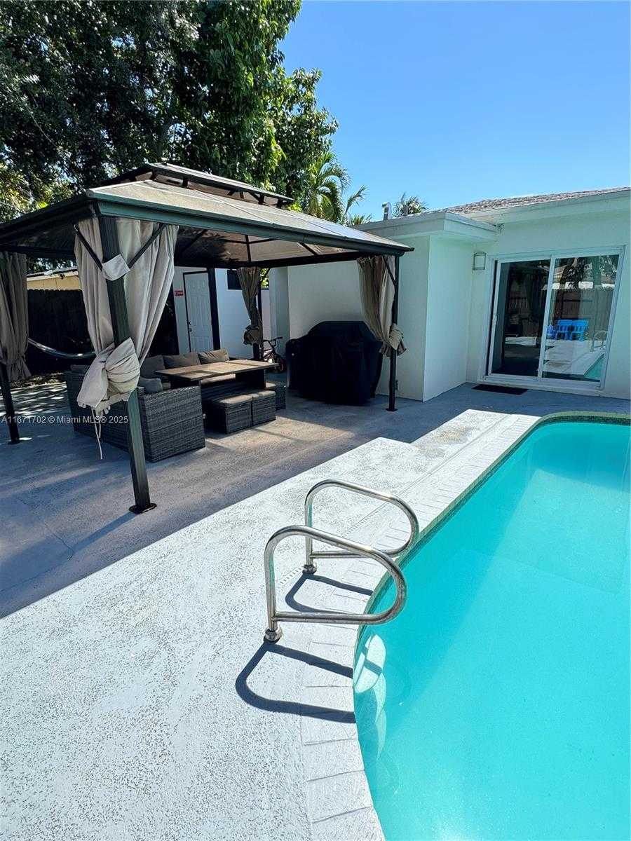 Small Image of 1829 NORTH EAST 176TH ST, North Miami Beach Number 25