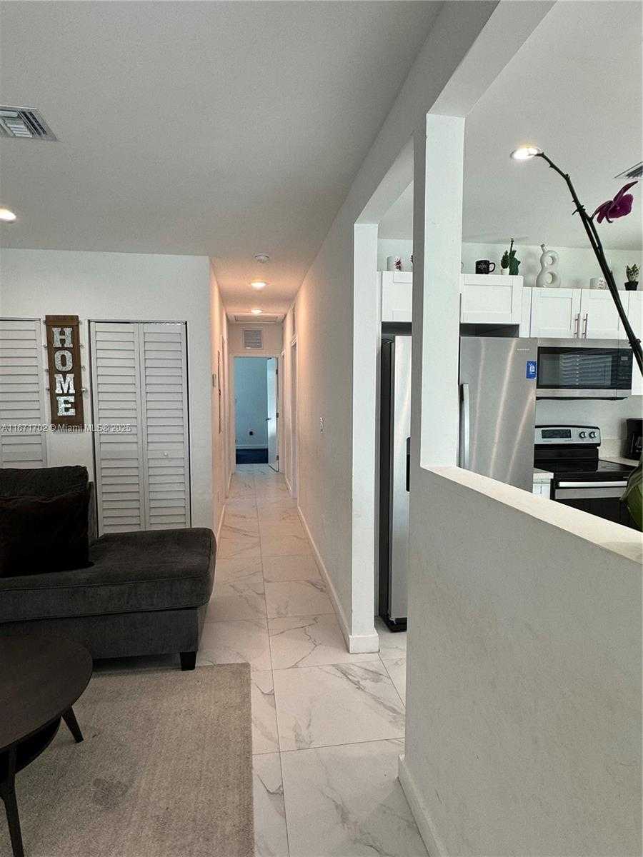 Small Image of 1829 NORTH EAST 176TH ST, North Miami Beach Number 5