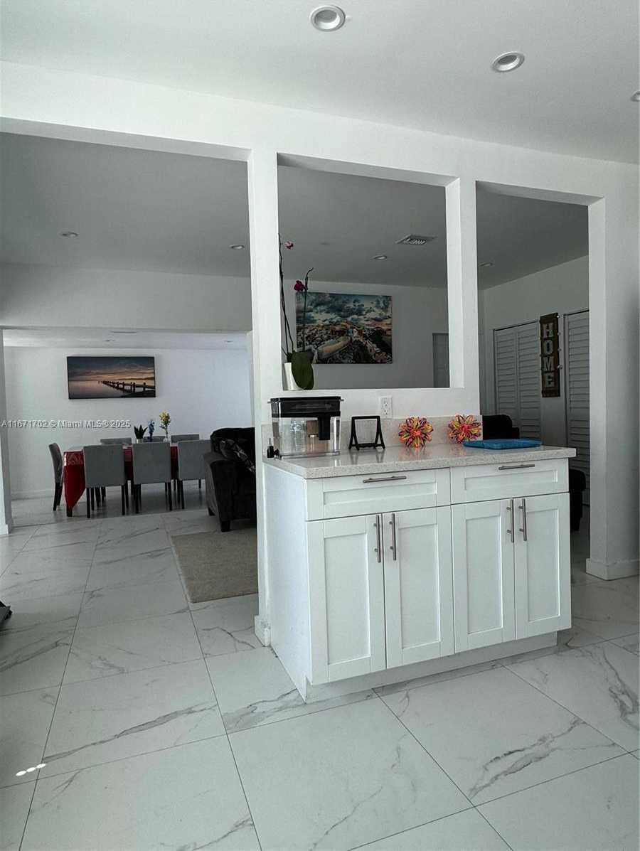 Small Image of 1829 NORTH EAST 176TH ST, North Miami Beach Number 8