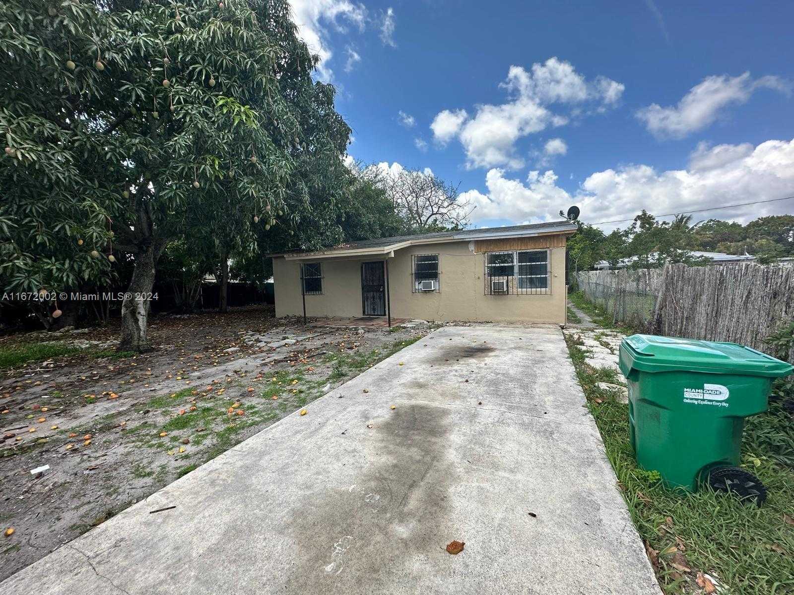 Small Image of 18020 NORTH WEST 2ND PL, Miami Gardens Number 2