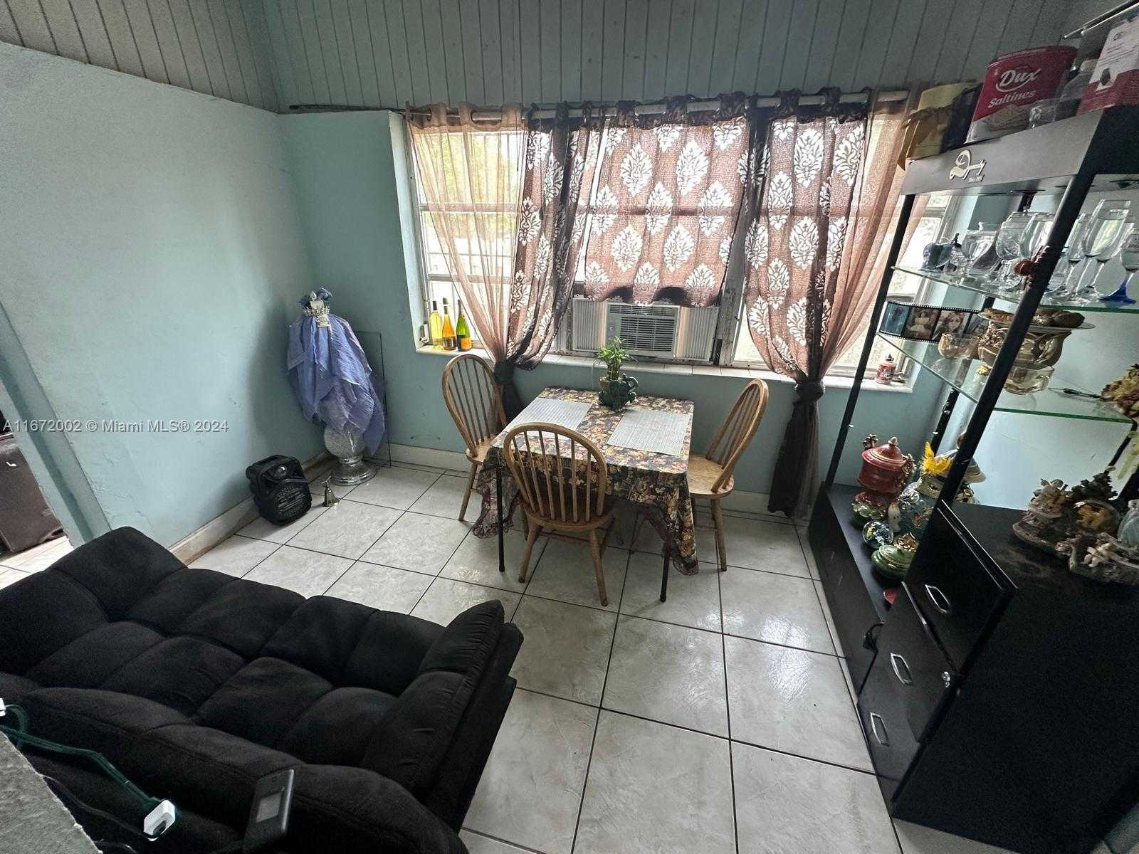 Small Image of 18020 NORTH WEST 2ND PL, Miami Gardens Number 3