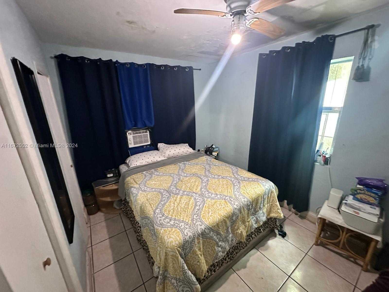 Small Image of 18020 NORTH WEST 2ND PL, Miami Gardens Number 4