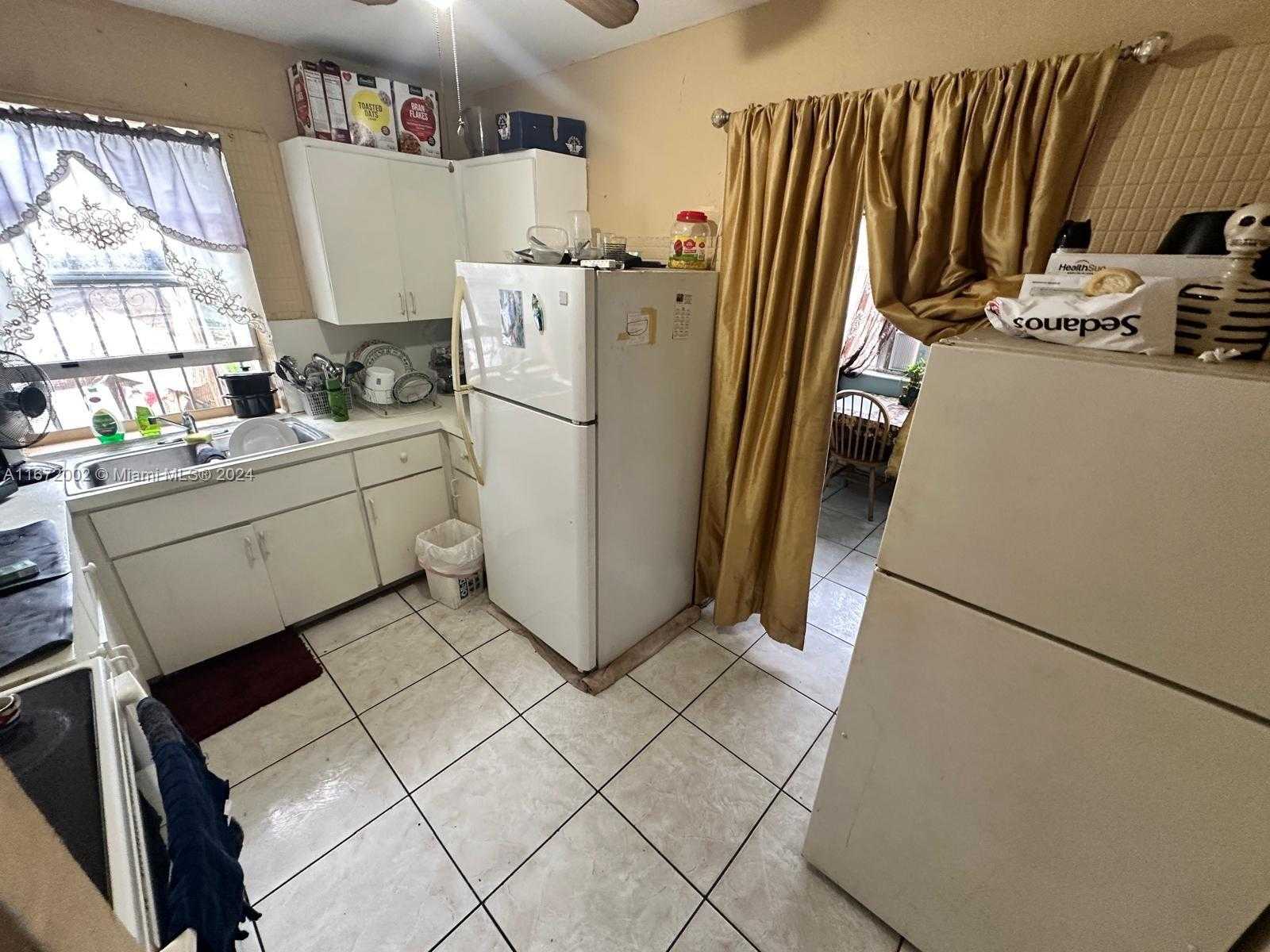 Small Image of 18020 NORTH WEST 2ND PL, Miami Gardens Number 7