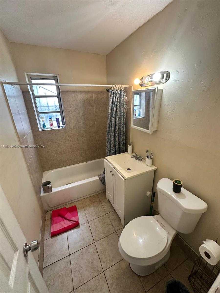 Small Image of 18020 NORTH WEST 2ND PL, Miami Gardens Number 8