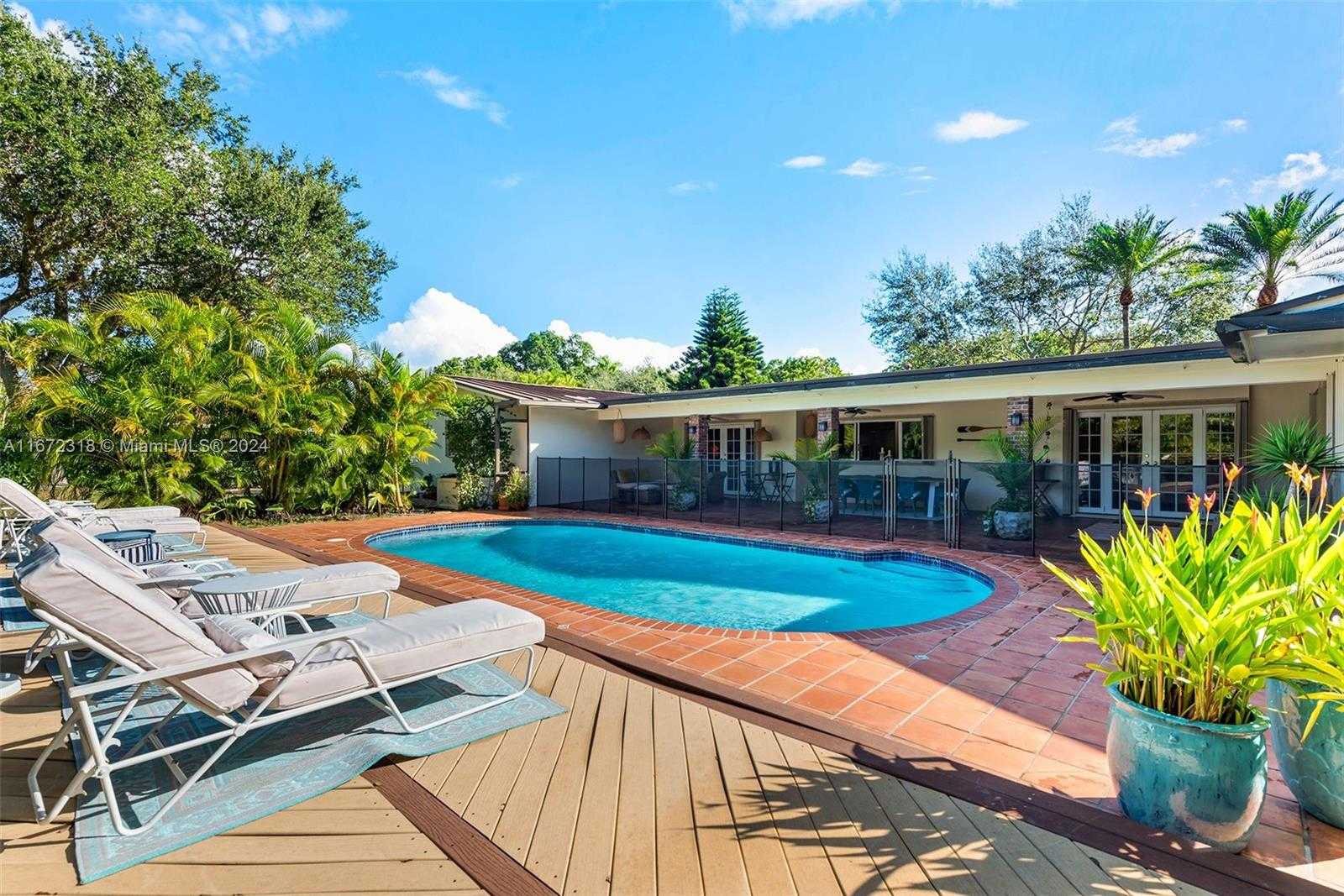 Small Image of 11420 SOUTH WEST 80TH RD, Pinecrest Number 16