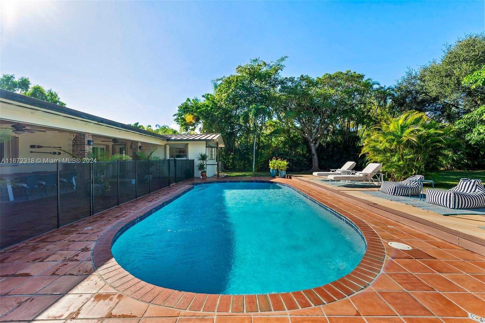 Small Image of 11420 SOUTH WEST 80TH RD, Pinecrest Number 17