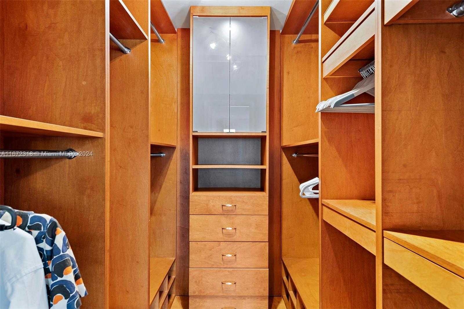 Small Image of 11420 SOUTH WEST 80TH RD, Pinecrest Number 32