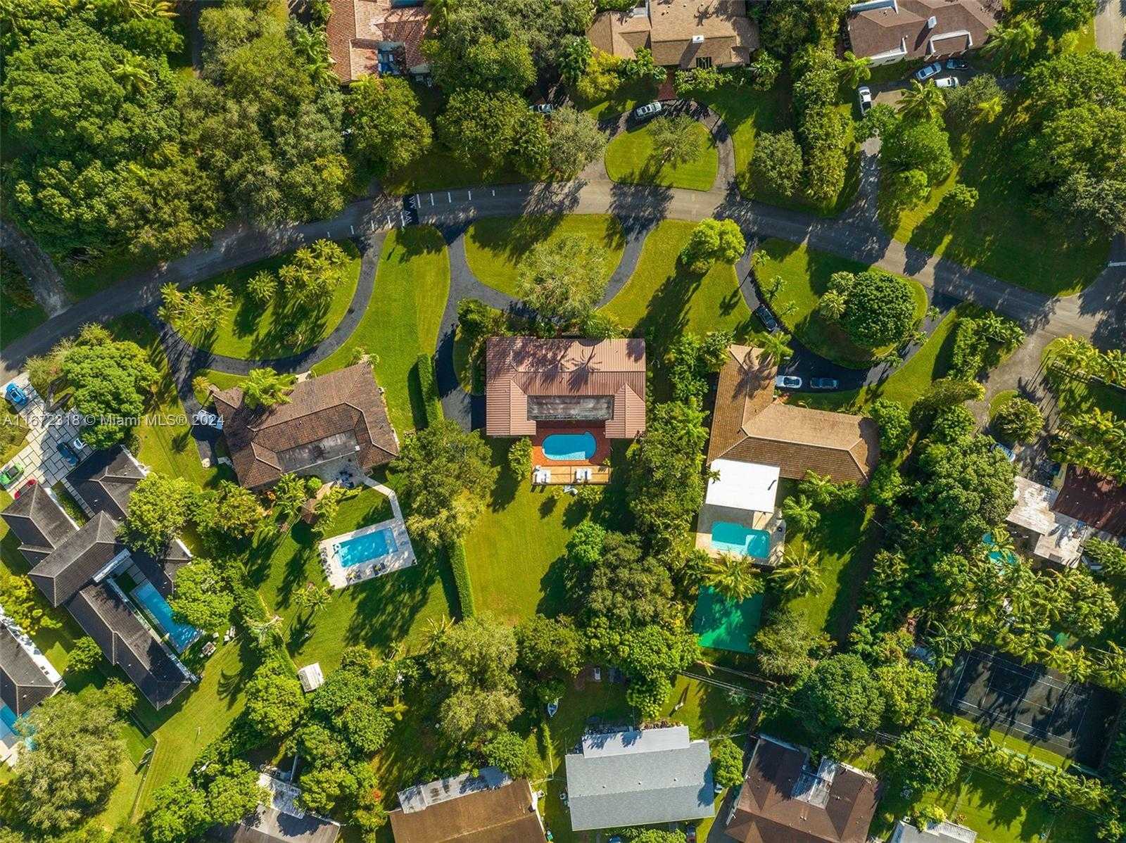 Small Image of 11420 SOUTH WEST 80TH RD, Pinecrest Number 50