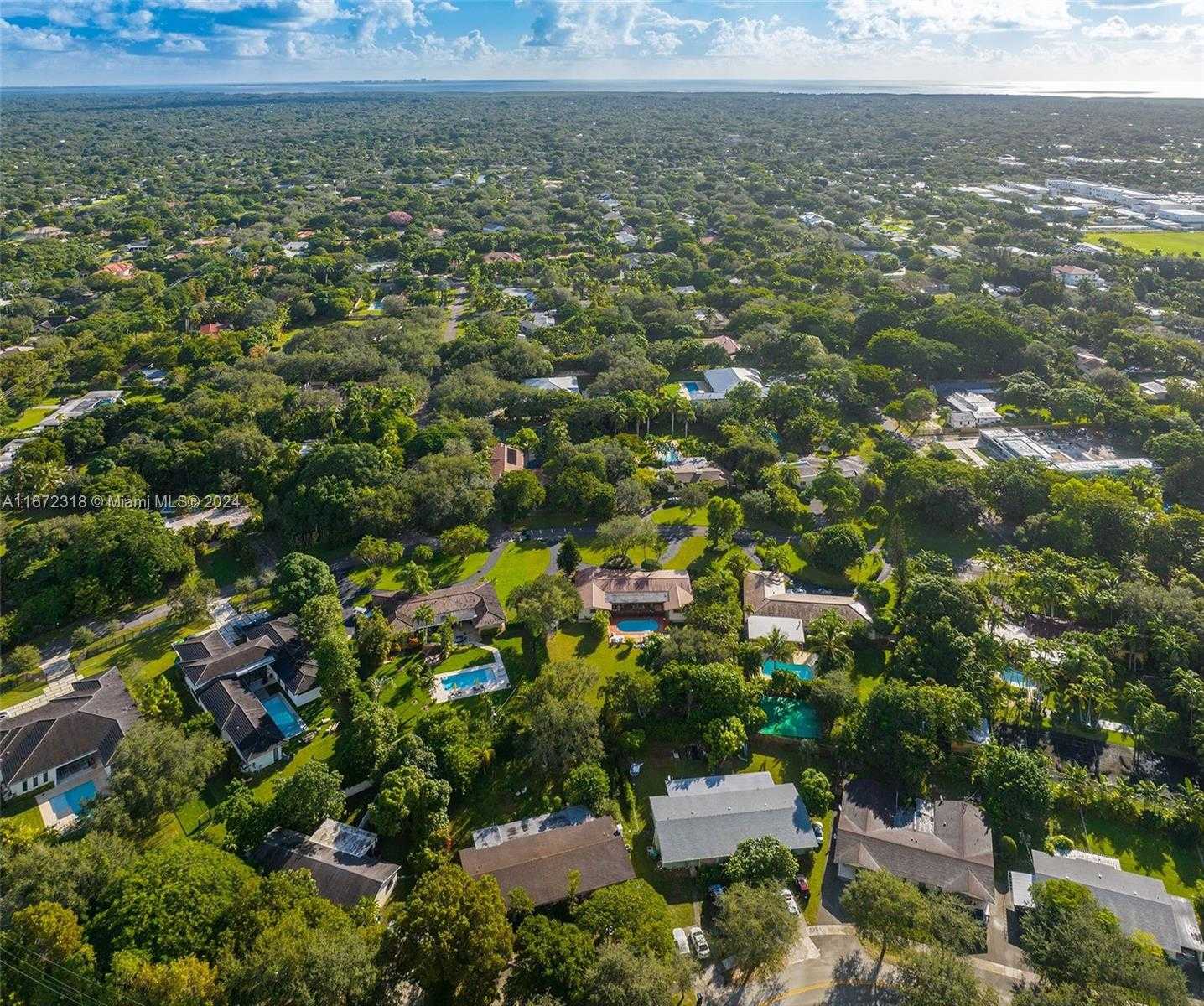 Small Image of 11420 SOUTH WEST 80TH RD, Pinecrest Number 51