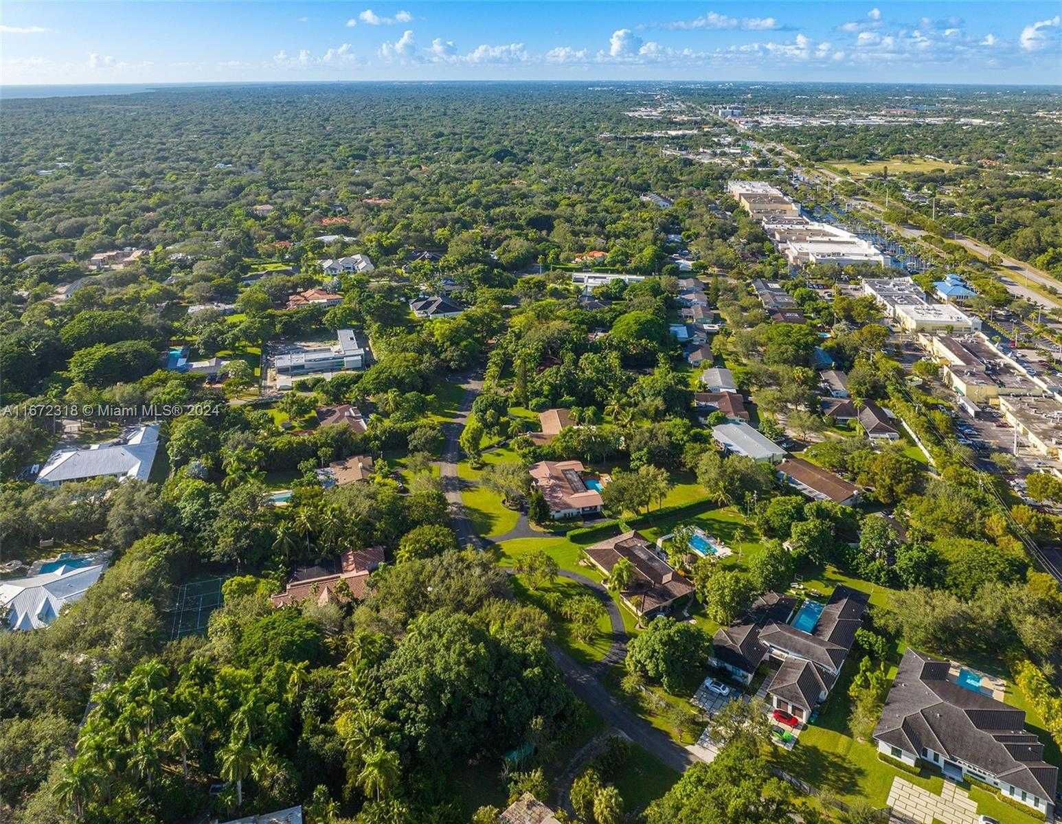 Small Image of 11420 SOUTH WEST 80TH RD, Pinecrest Number 53