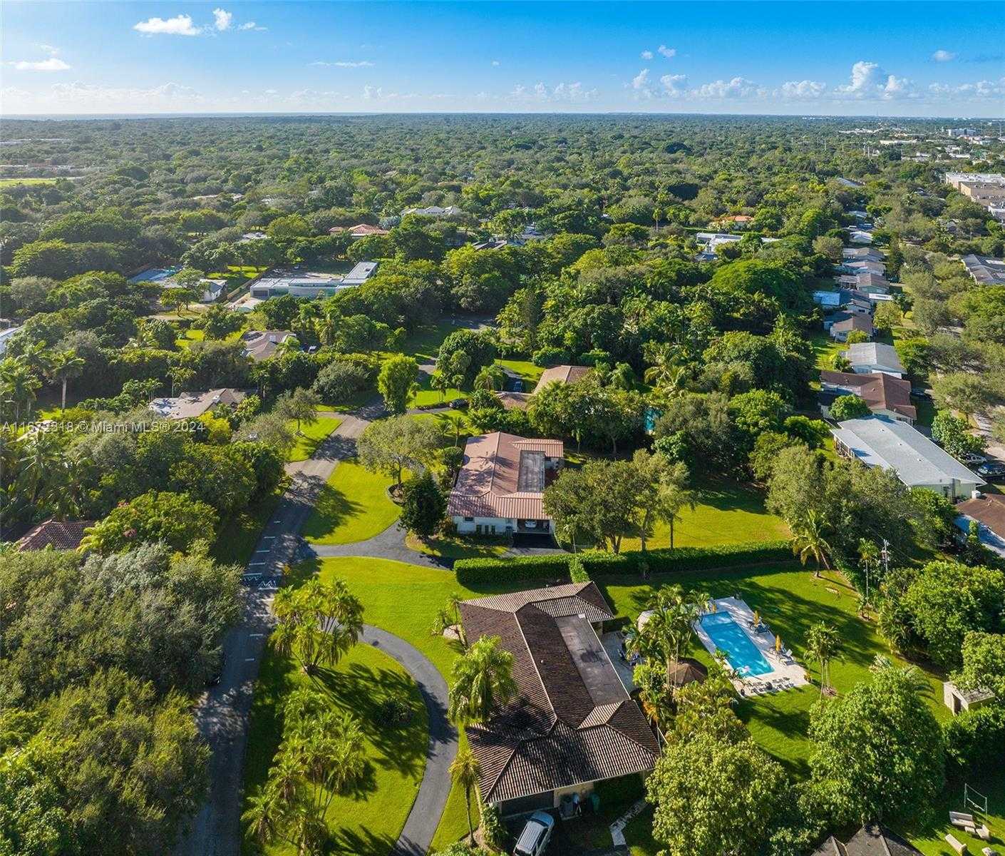 Small Image of 11420 SOUTH WEST 80TH RD, Pinecrest Number 54