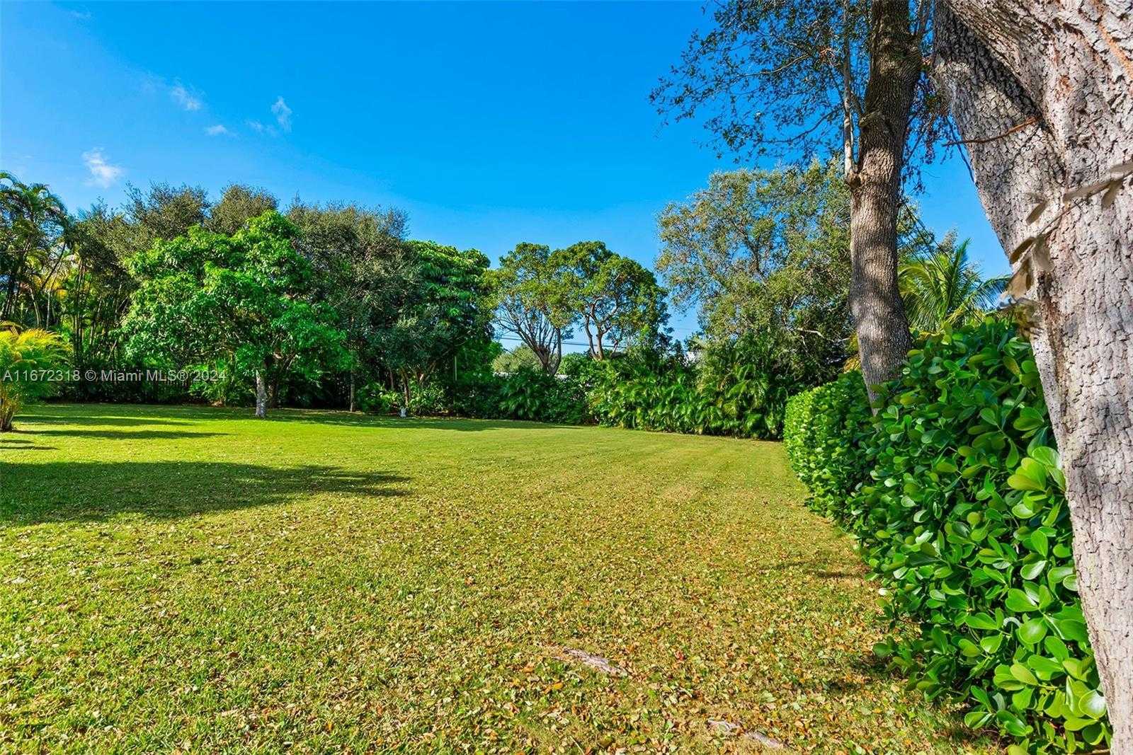 Small Image of 11420 SOUTH WEST 80TH RD, Pinecrest Number 57