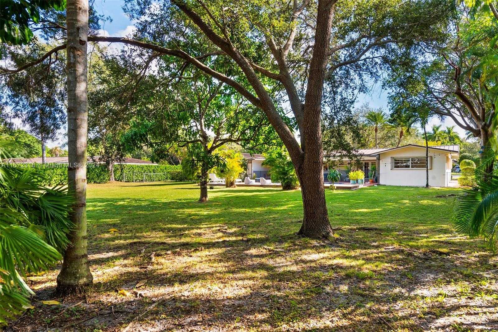 Small Image of 11420 SOUTH WEST 80TH RD, Pinecrest Number 59