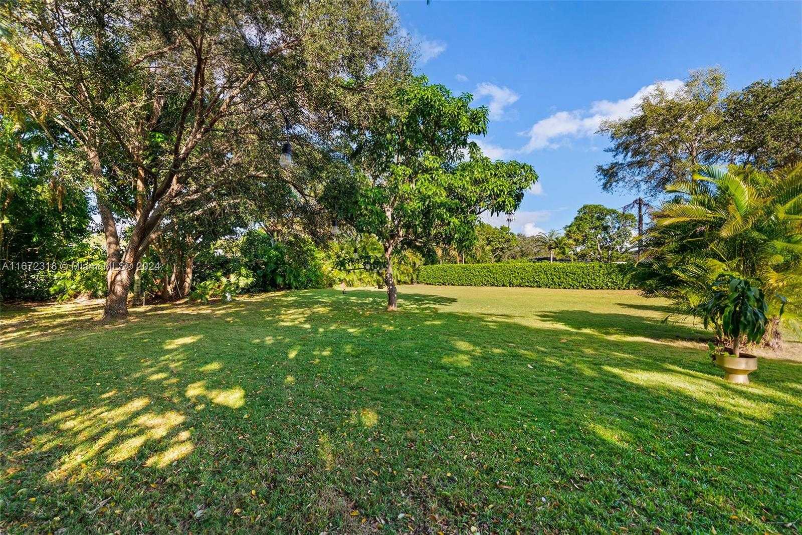 Small Image of 11420 SOUTH WEST 80TH RD, Pinecrest Number 60
