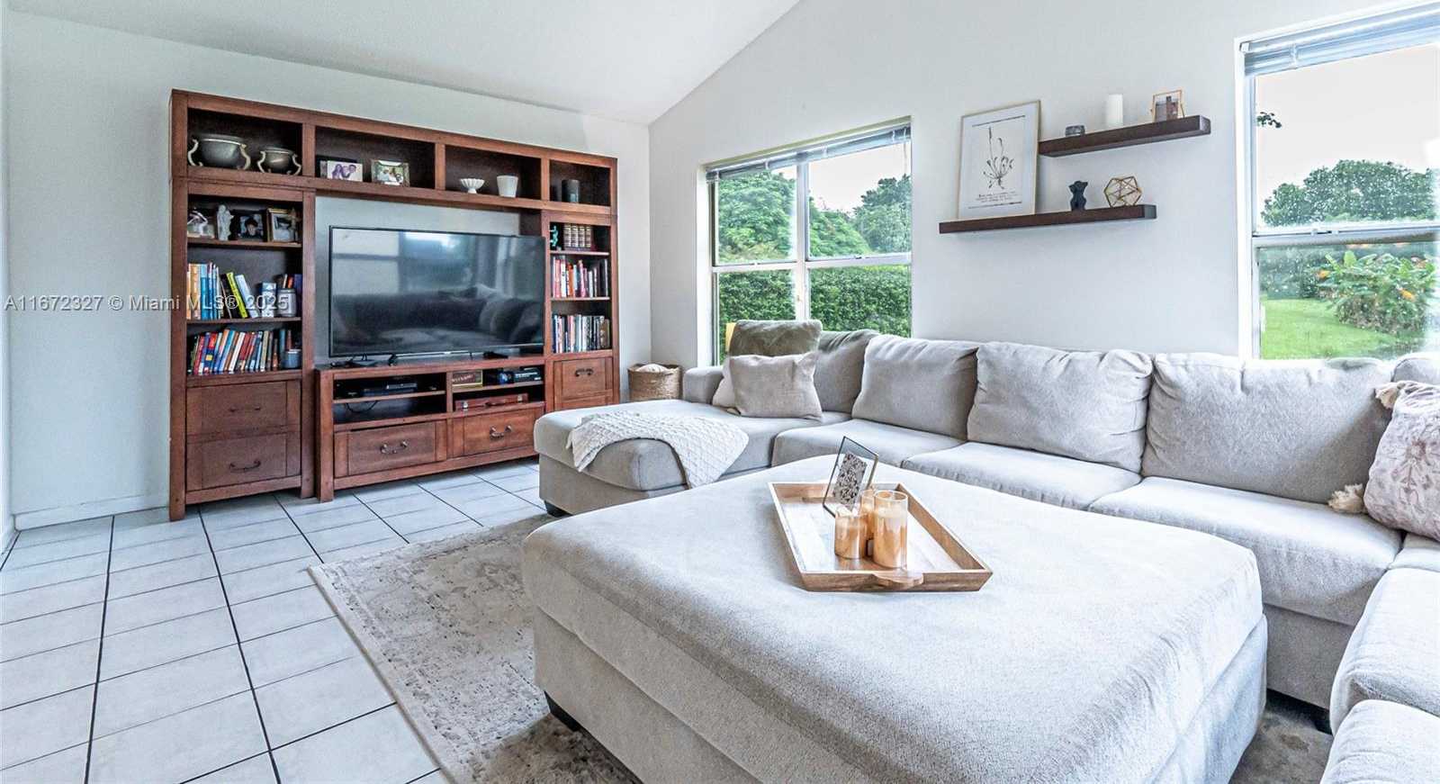 Small Image of 2913 MYRTLE OAK CIR, Davie Number 13