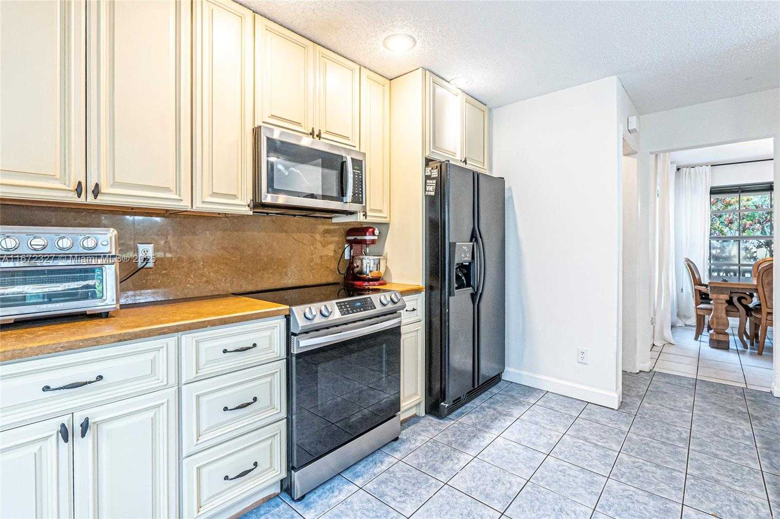 Small Image of 2913 MYRTLE OAK CIR, Davie Number 15