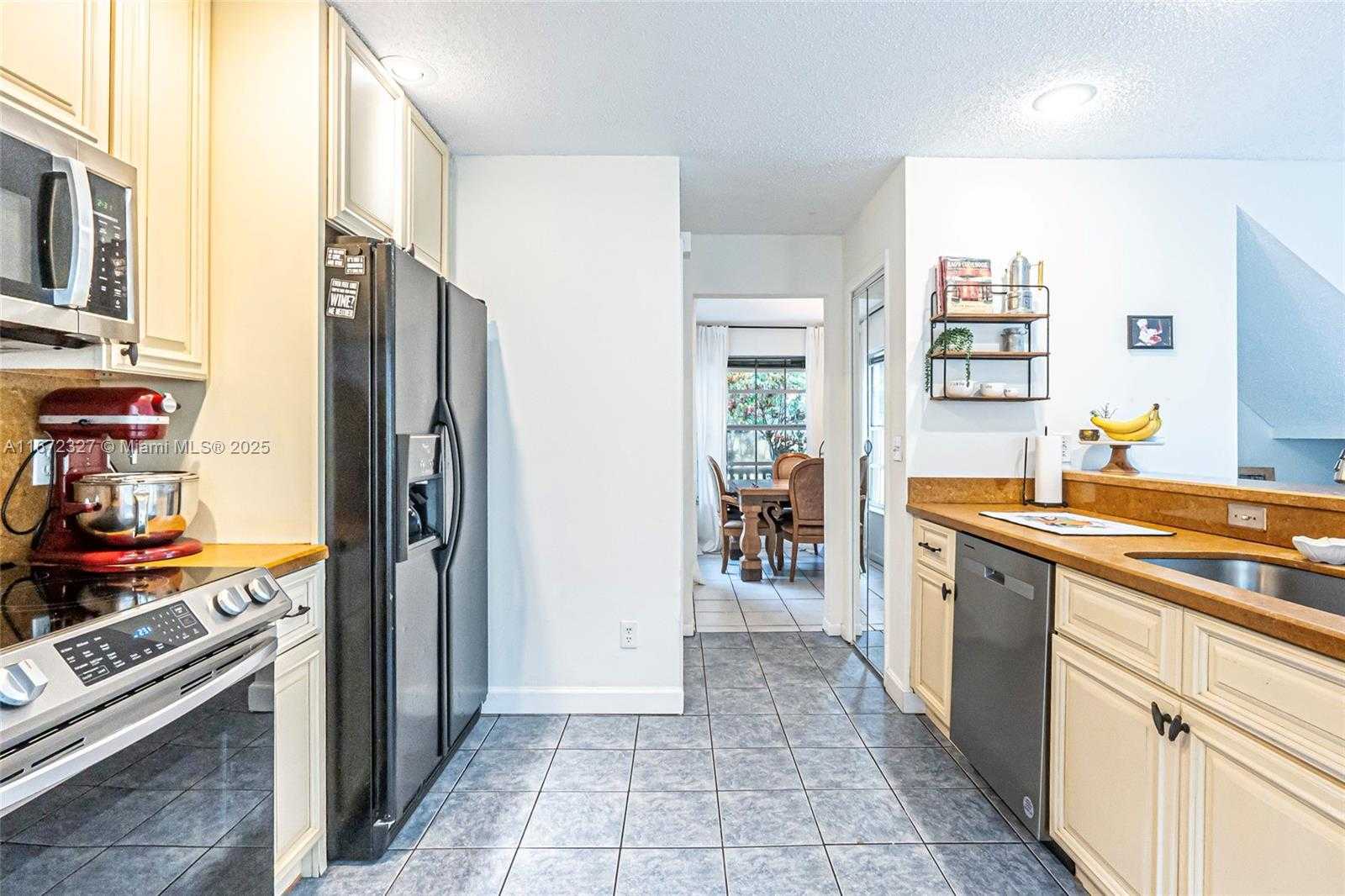 Small Image of 2913 MYRTLE OAK CIR, Davie Number 17