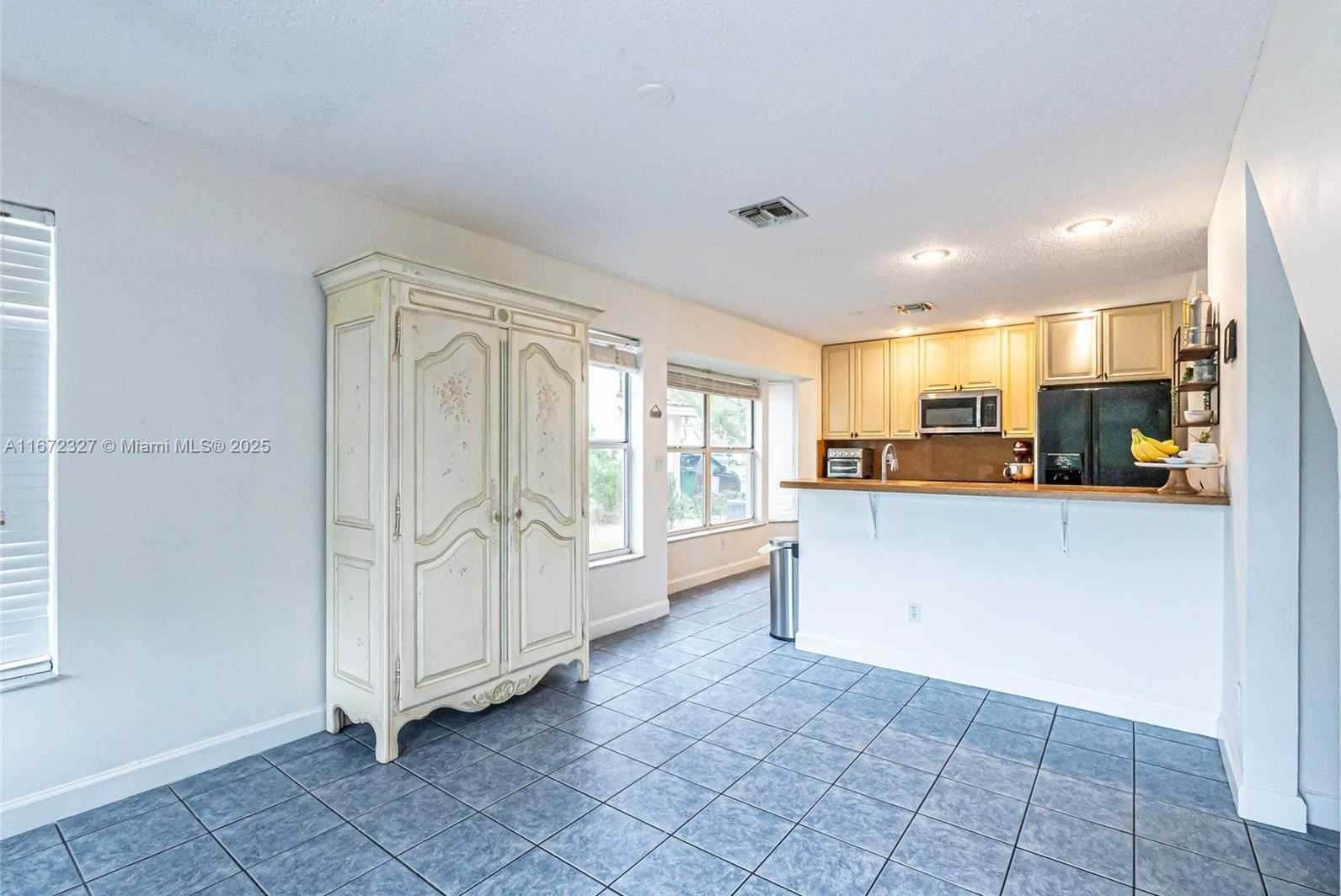 Small Image of 2913 MYRTLE OAK CIR, Davie Number 20