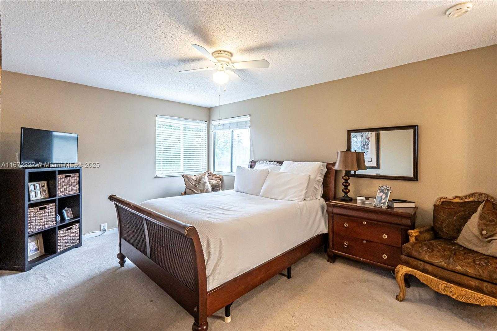 Small Image of 2913 MYRTLE OAK CIR, Davie Number 21