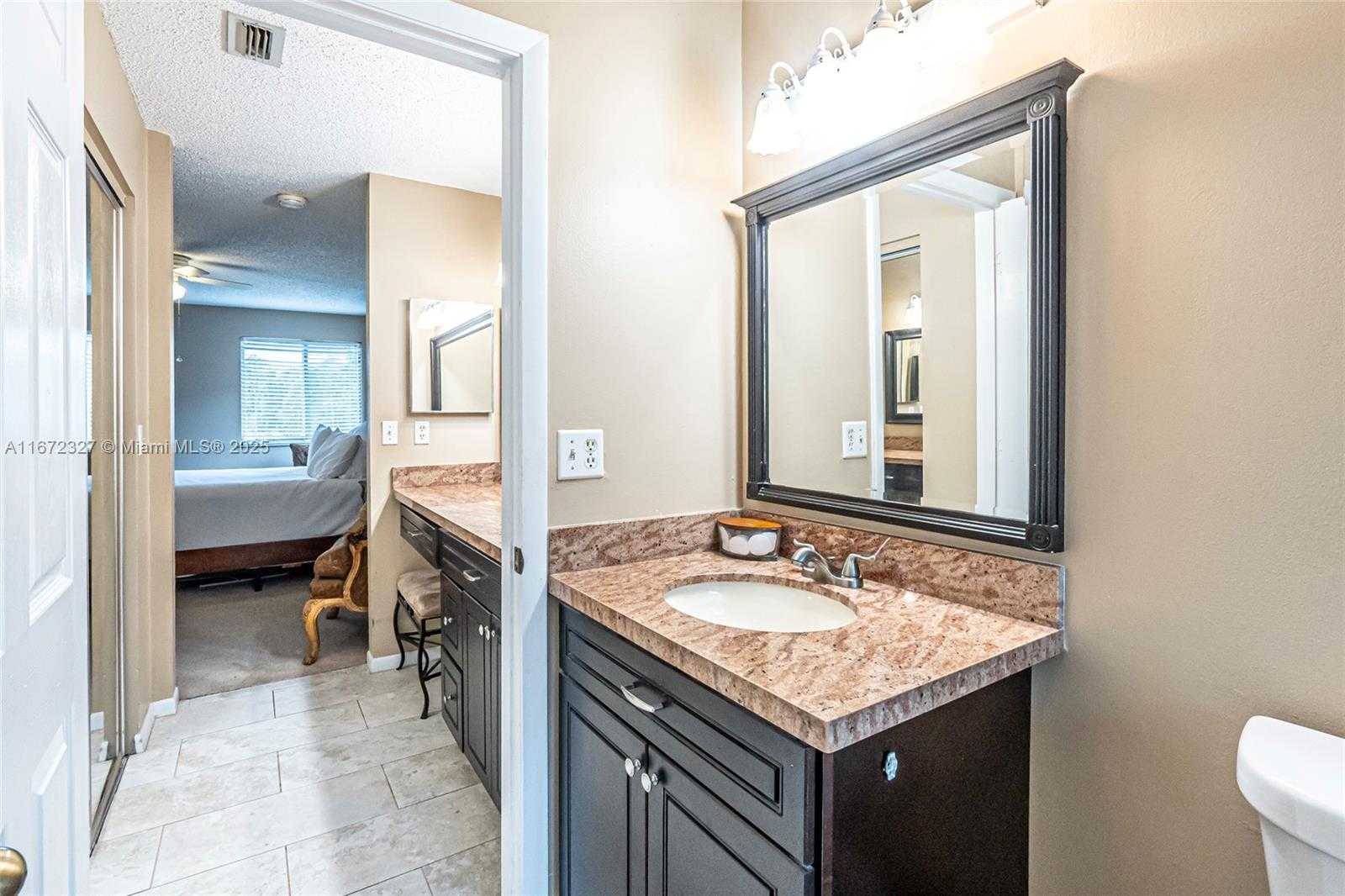 Small Image of 2913 MYRTLE OAK CIR, Davie Number 23