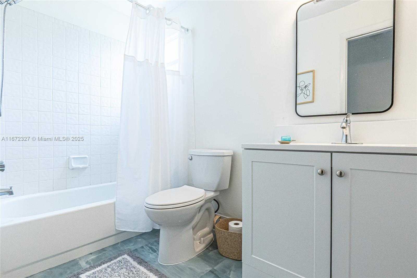 Small Image of 2913 MYRTLE OAK CIR, Davie Number 28