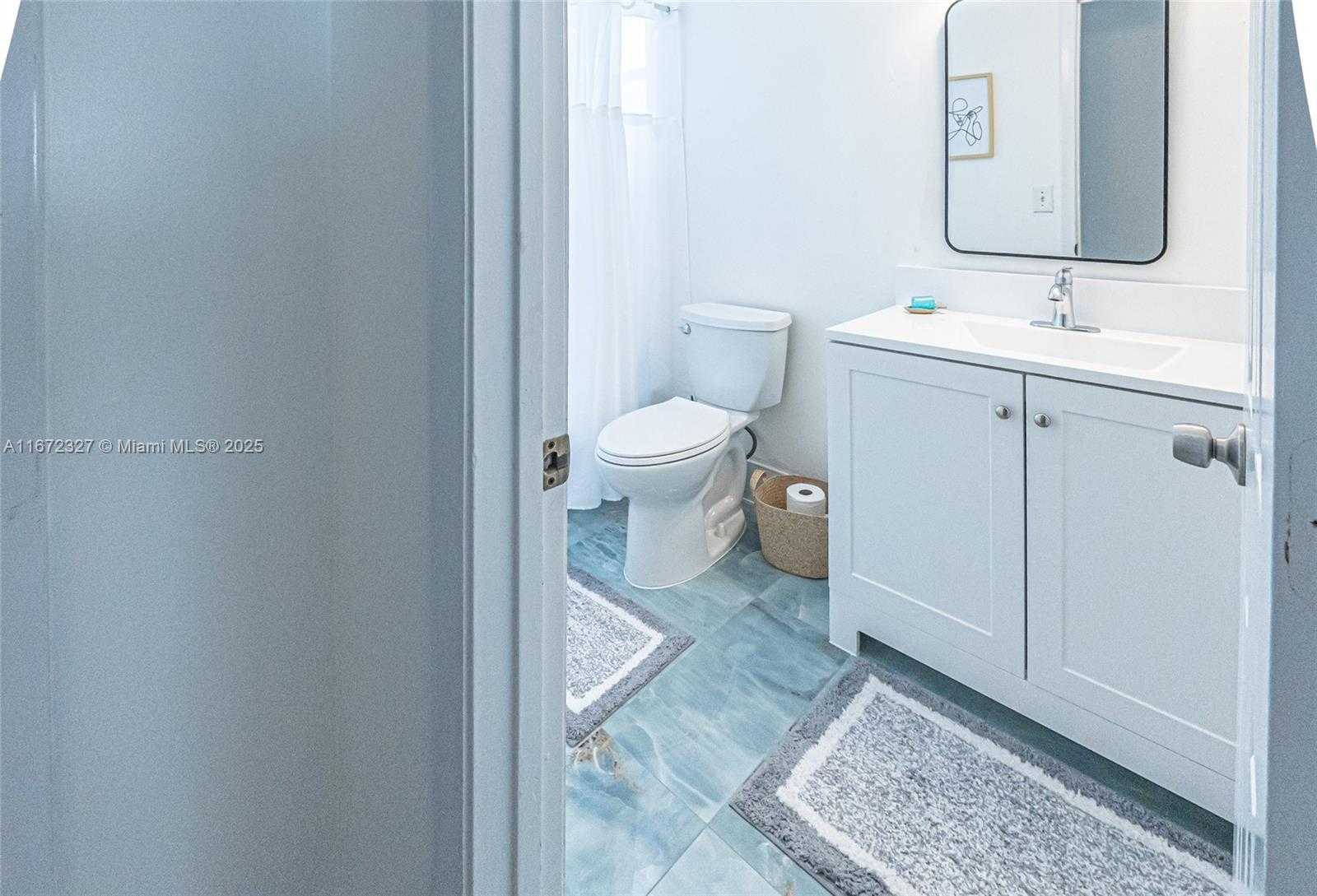 Small Image of 2913 MYRTLE OAK CIR, Davie Number 34