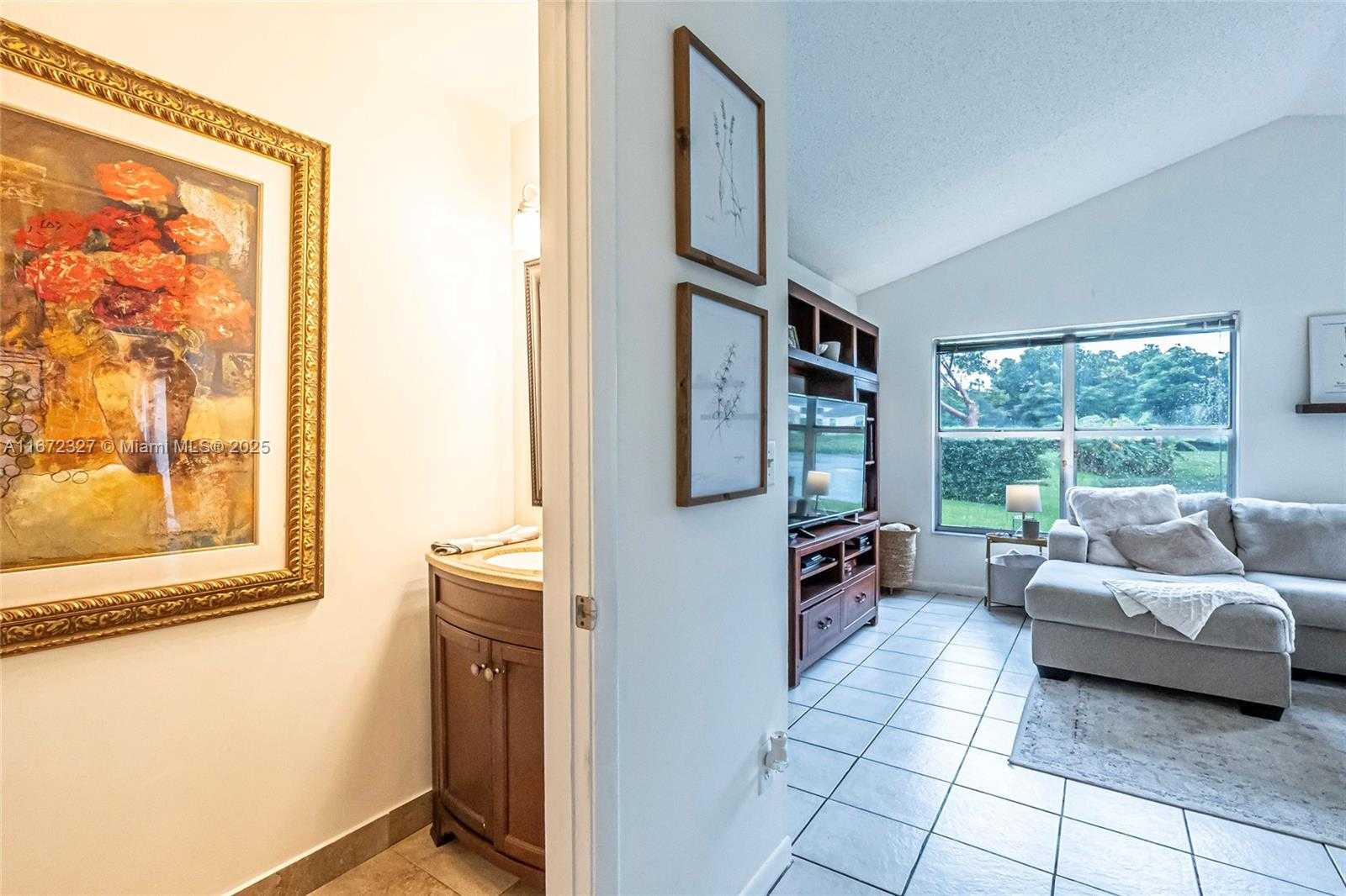 Small Image of 2913 MYRTLE OAK CIR, Davie Number 39