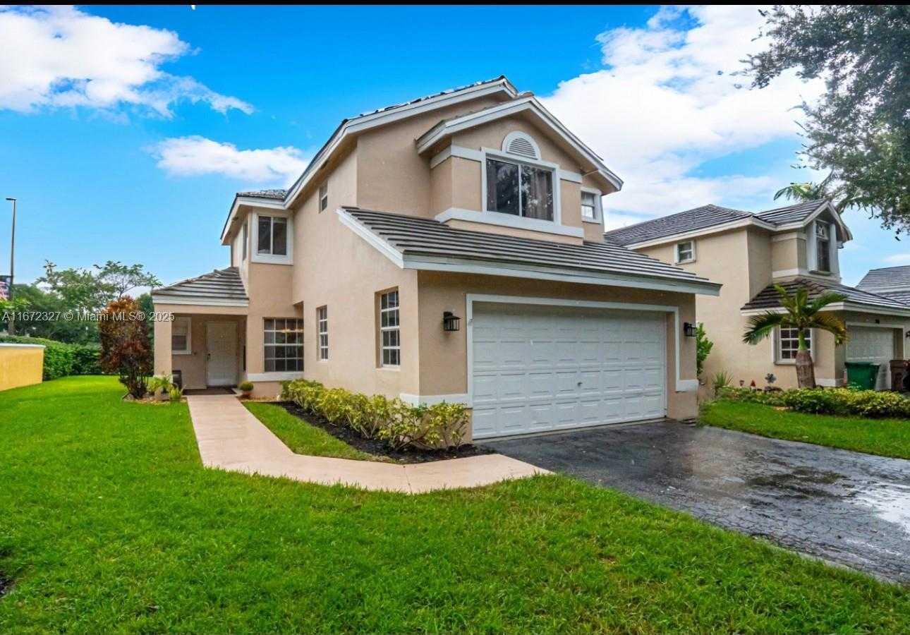 Small Image of 2913 MYRTLE OAK CIR, Davie Number 4