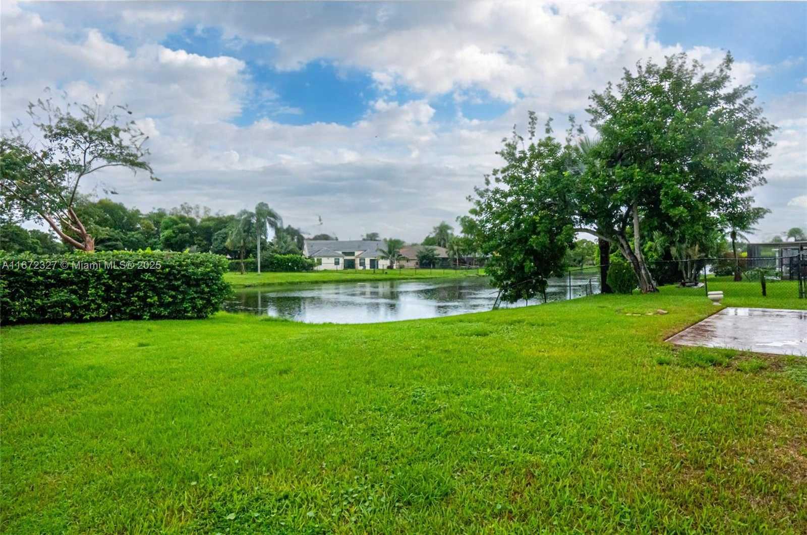Small Image of 2913 MYRTLE OAK CIR, Davie Number 40