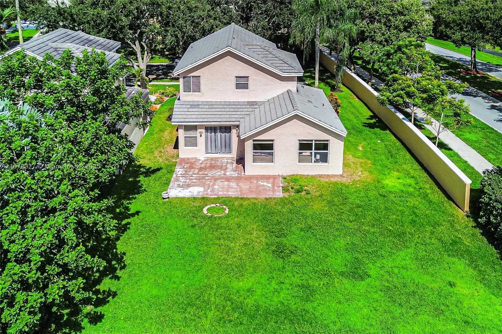 Small Image of 2913 MYRTLE OAK CIR, Davie Number 42