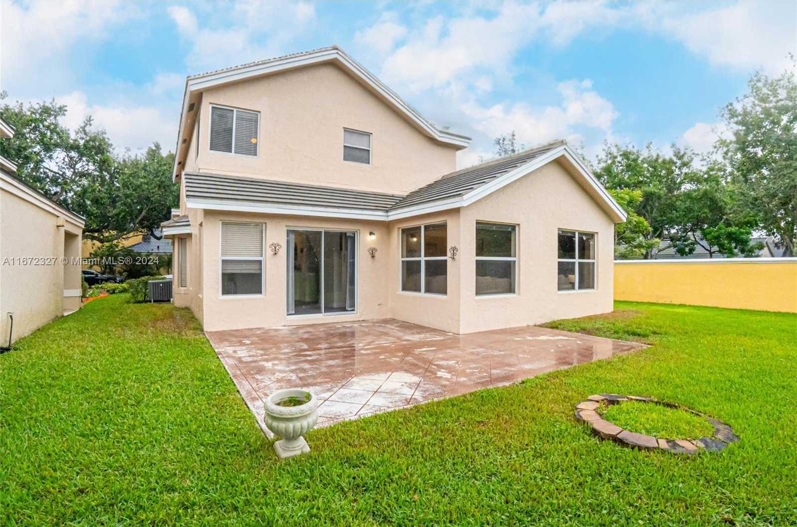 Small Image of 2913 MYRTLE OAK CIR, Davie Number 46