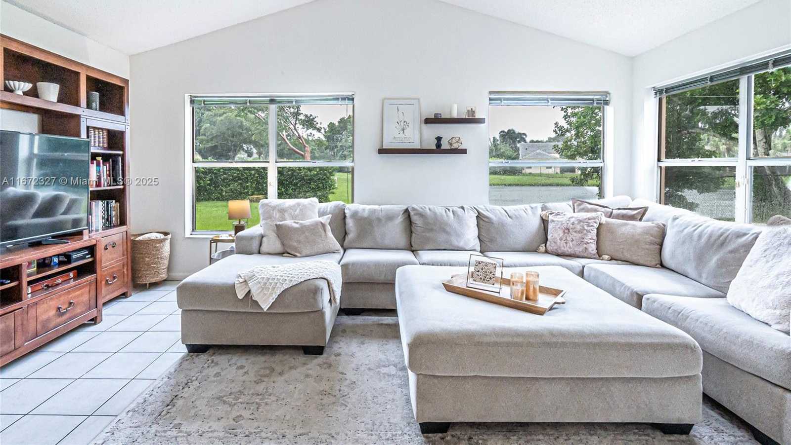Small Image of 2913 MYRTLE OAK CIR, Davie Number 7