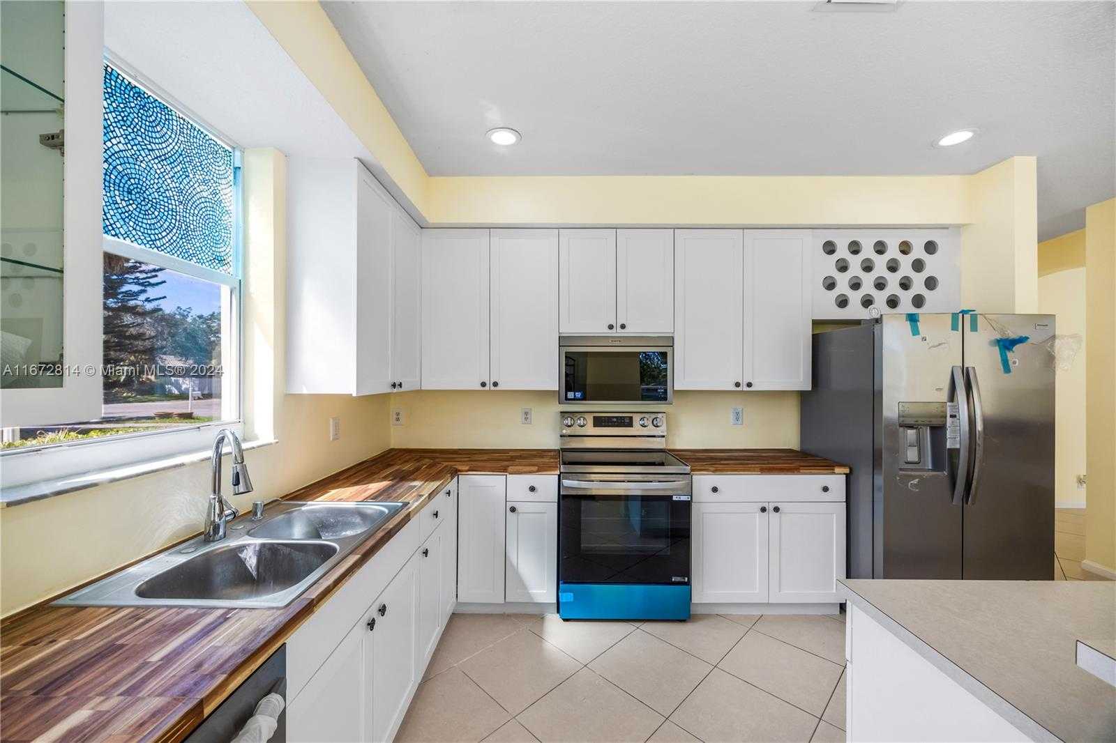 Small Image of 751 SOUTH WEST 191ST AVE, Pembroke Pines Number 4