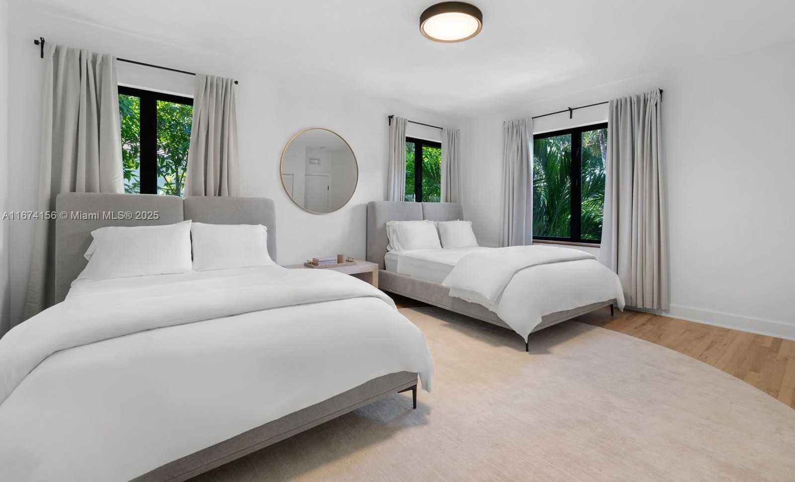 Small Image of 5735 NORTH BAY RD, Miami Beach Number 23