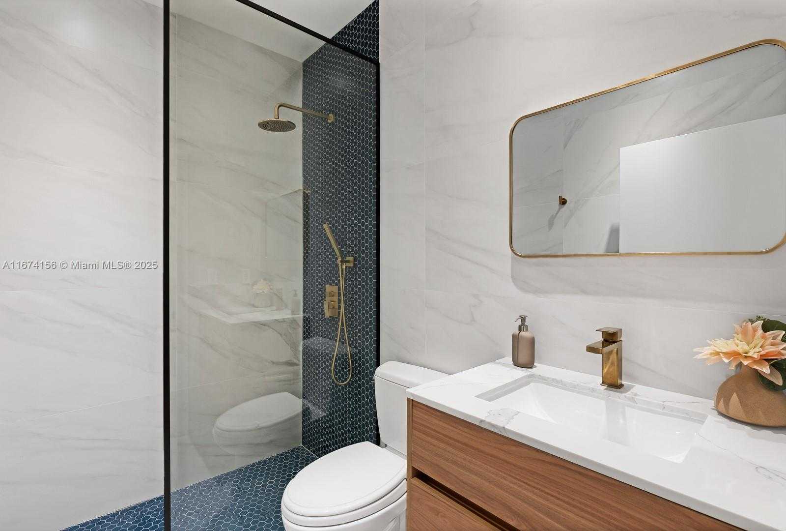 Small Image of 5735 NORTH BAY RD, Miami Beach Number 25