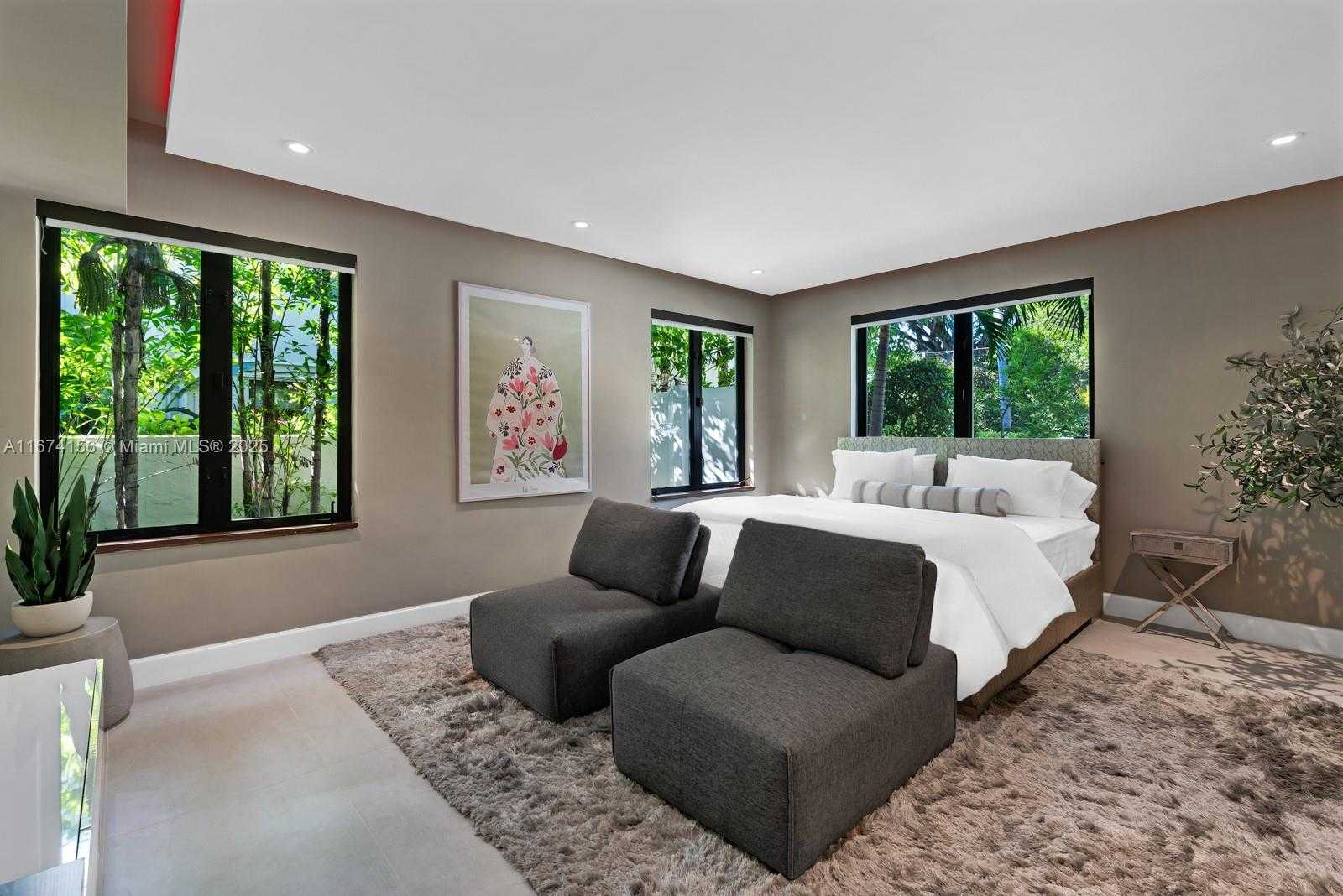 Small Image of 5735 NORTH BAY RD, Miami Beach Number 27