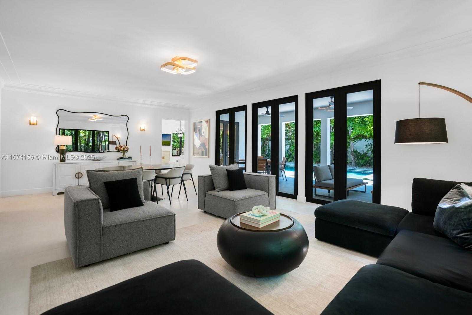 Small Image of 5735 NORTH BAY RD, Miami Beach Number 3