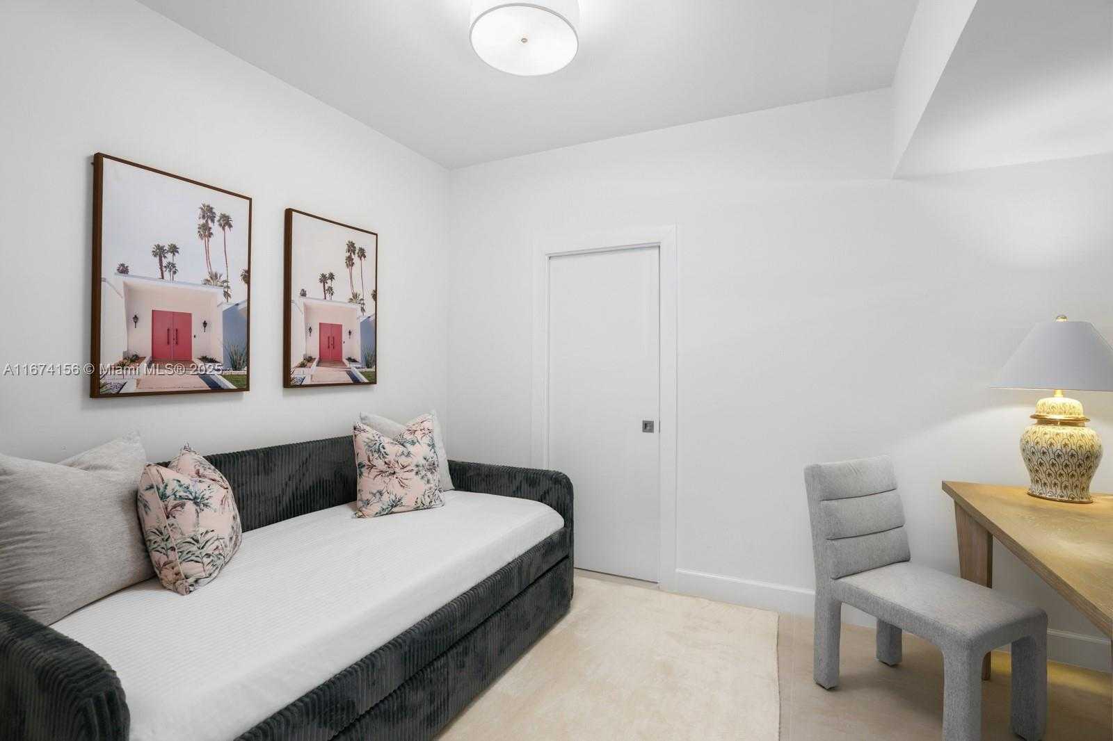 Small Image of 5735 NORTH BAY RD, Miami Beach Number 31