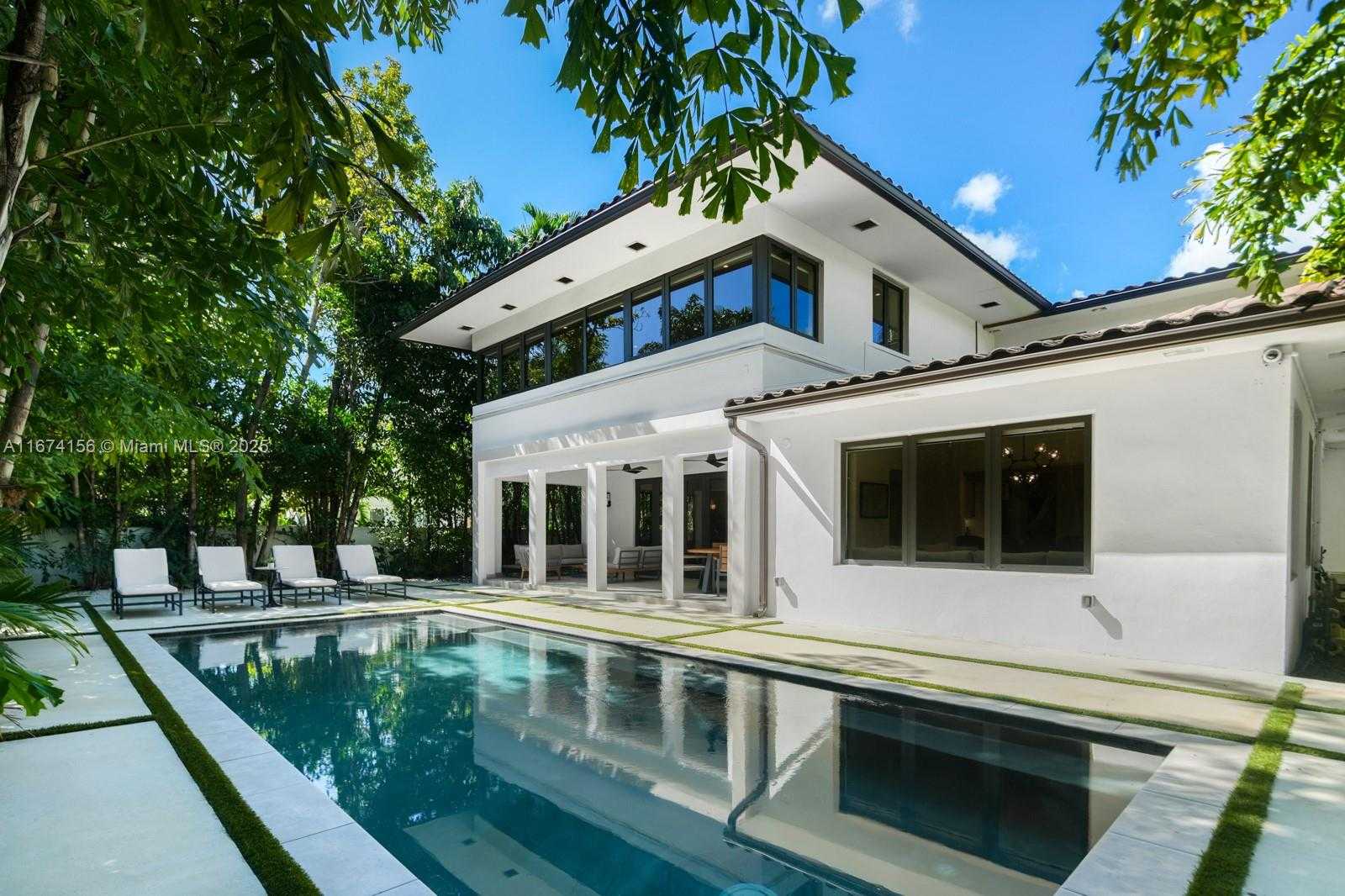 Small Image of 5735 NORTH BAY RD, Miami Beach Number 33